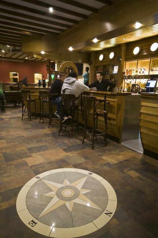 海滩酒店及餐厅 道宁斯 外观 照片
